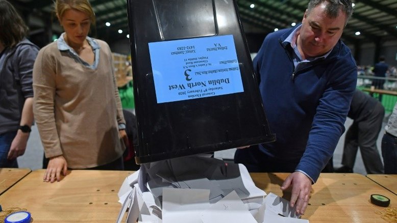 Contagem parcial põe Sinn Fein como partido mais votado nas eleições na Irlanda