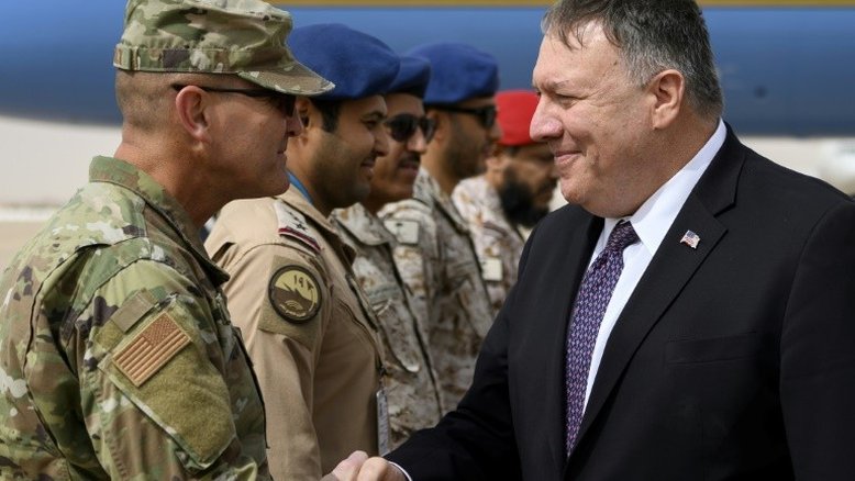 Secretário de Estado americano visita tropas na Arábia Saudita