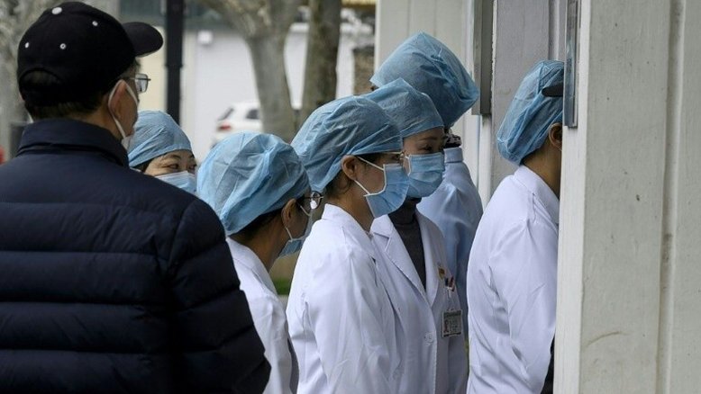 Máscaras de proteção viram prioridade para fábricas chinesas