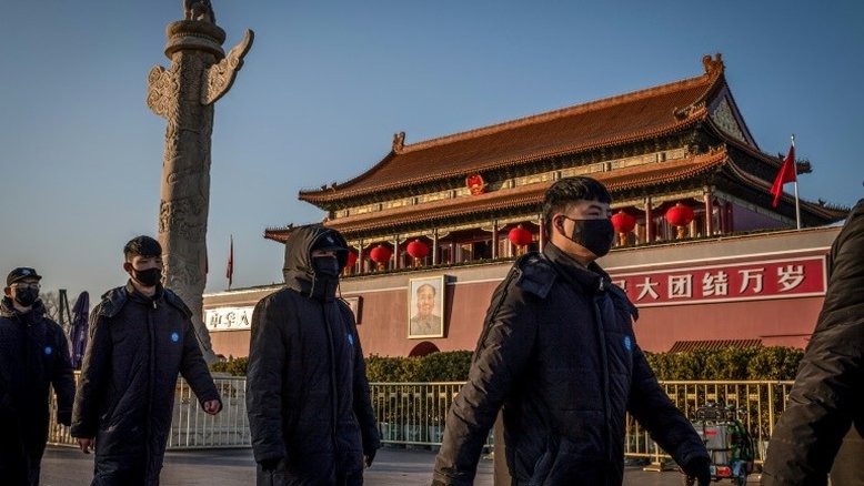 China expulsará três repórteres do WSJ por manchete considerada "racista" sobre epidemia