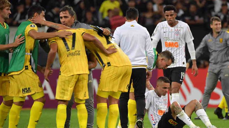 Queda precoce na Libertadores dá prejuízo milionário ao Corinthians