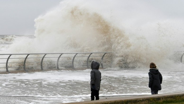 Tempestade deixa seis mortos e vários feridos na Europa