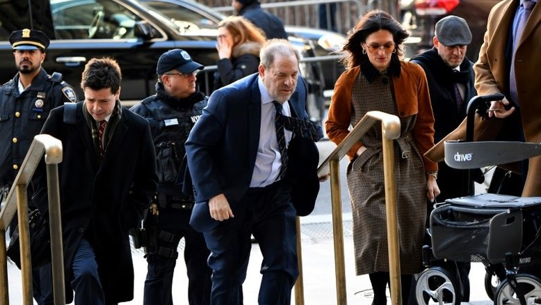 Acusação pede ao júri que acredite nas mulheres e condene Weinstein