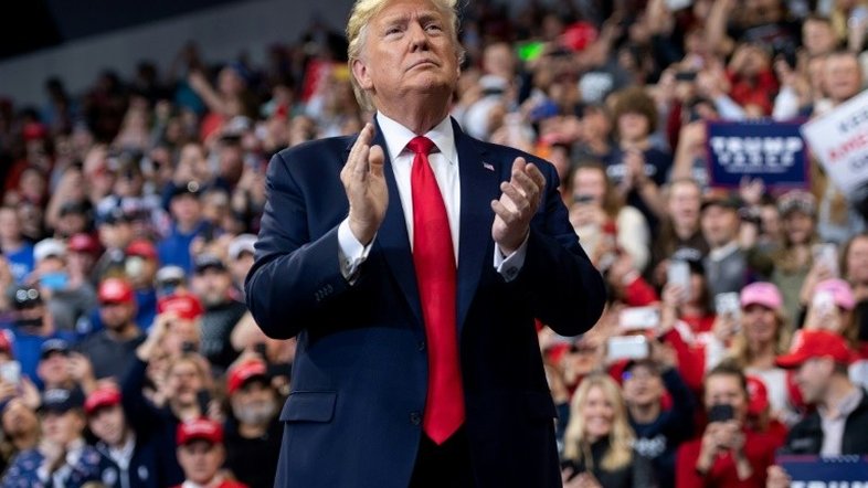 Julgamento do impeachment de Trump ofusca discurso do Estado da União nos EUA