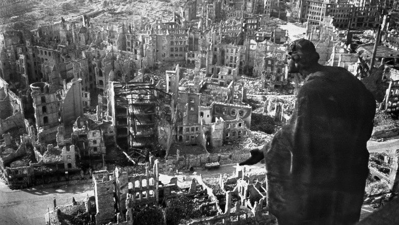 Extrema direita tenta instrumentalizar bombardeios de Dresden