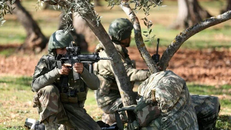 Ataque aéreo em Idlib mata dois soldados turcos