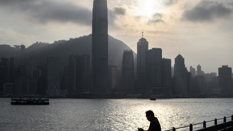 Economia de Hong Kong entra em recessão pela primeira vez em 10 anos