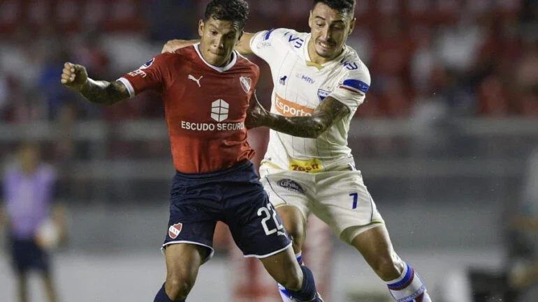 Em 1º jogo internacional, Fortaleza perde do Independiente na Sul-Americana