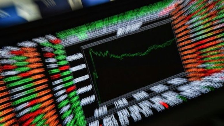 Aversão a risco continua no Ibovespa, que abandona os 102 mil pontos