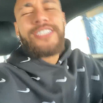 Mesmo solteiro, Neymar celebra o Valentine's Day: "Eu tô feliz"