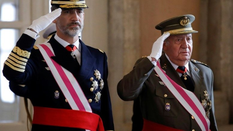 Rei da Espanha renuncia à herança do pai e lhe retira verba