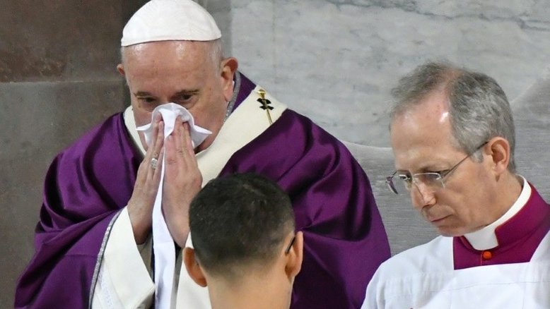 Vaticano confirma resfriado do Papa