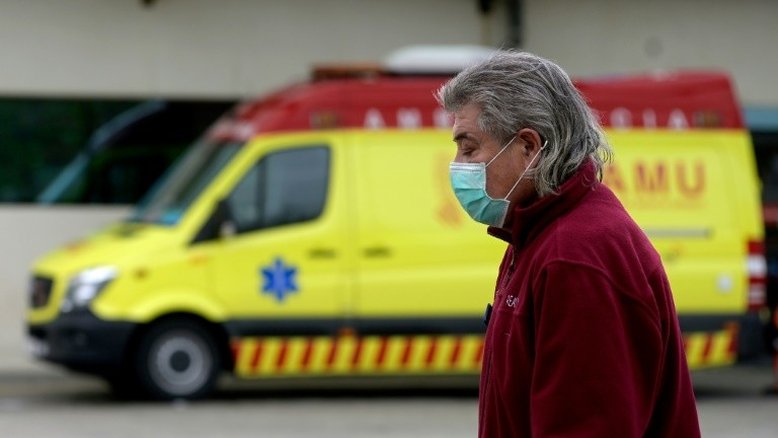 Ambulâncias com doentes de Covid-19 são apedrejadas em povoado espanhol