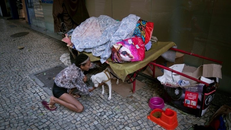 "Fique em casa", recomendação impossível para os moradores de rua