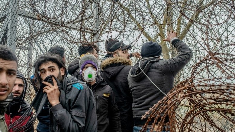 Chantagem da Turquia com migrantes joga UE nas cordas
