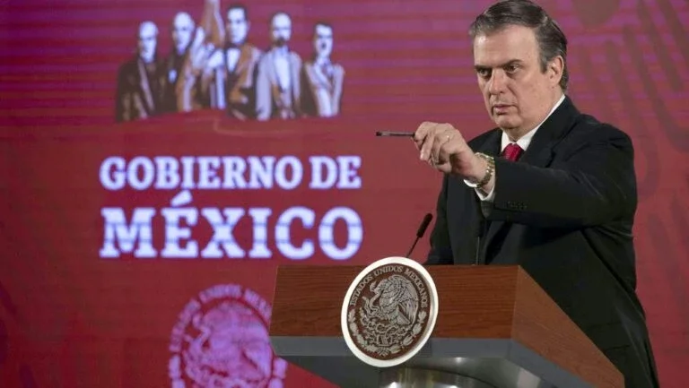 México contradiz EUA e nega suspensão de voos europeus