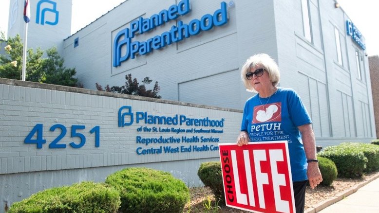 Estados dos EUA suspendem abortos em nome da luta contra o coronavírus
