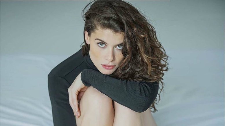 Contratada da Globo, Alinne Moraes detona o 'BBB23': 'Não deveriam assistir'