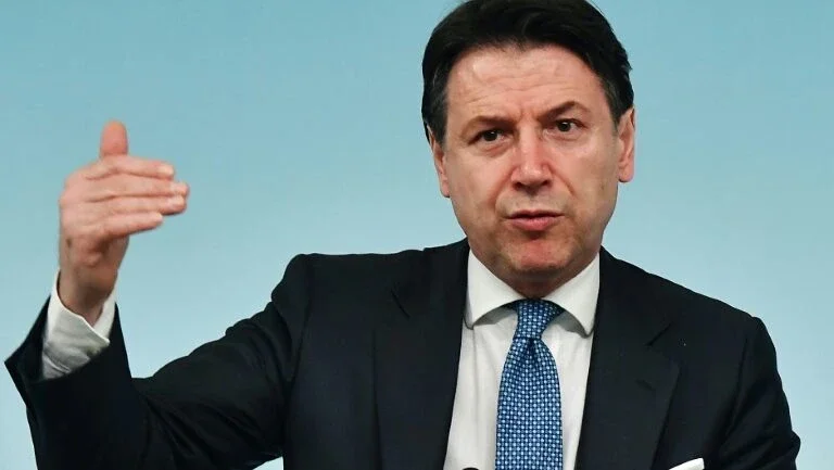 Primeiro-ministro italiano pede à UE que não cometa erros trágicos na gestão do coronavírus