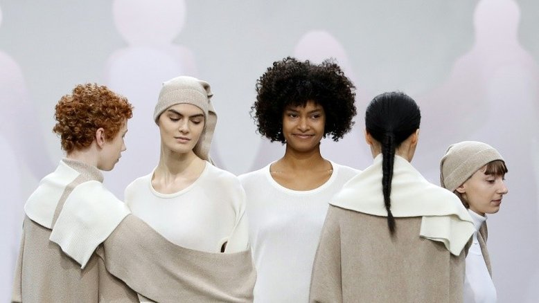 Balenciaga resgata marquesa; Miyake e Thom Browne fusionistas