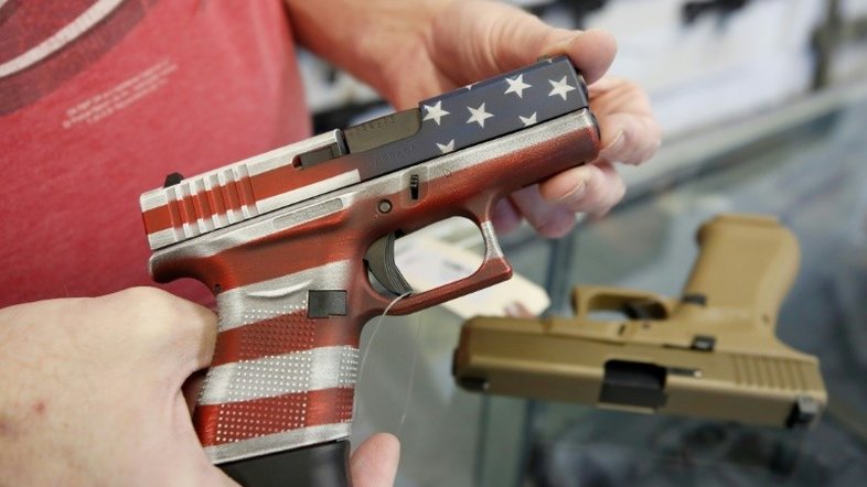 Medo do coronavírus impulsiona venda de armas nos EUA