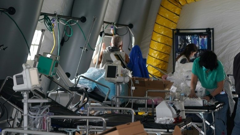 Mais de 40 mil mortos e 800 mil infectados por pandemia que mantém quase metade da humanidade confinada