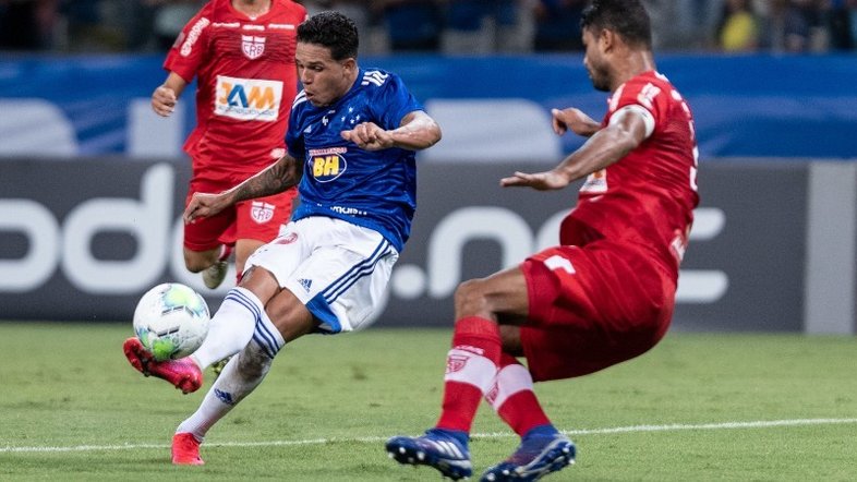 Cruzeiro perde 6 pontos na Série B por dívida com time dos Emirados Árabes