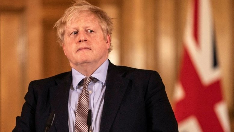 Estudo científico motiva mudança de estratégia britânica contra o coronavírus