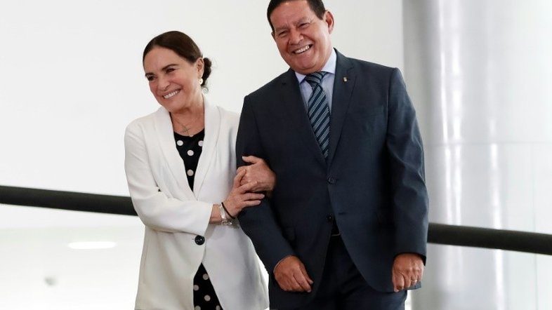 Nova secretária de Cultura, Regina Duarte demite presidente da Funarte