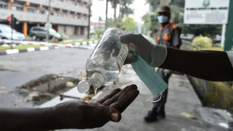 OMS alerta para esgotamento rápido de equipamentos de proteção