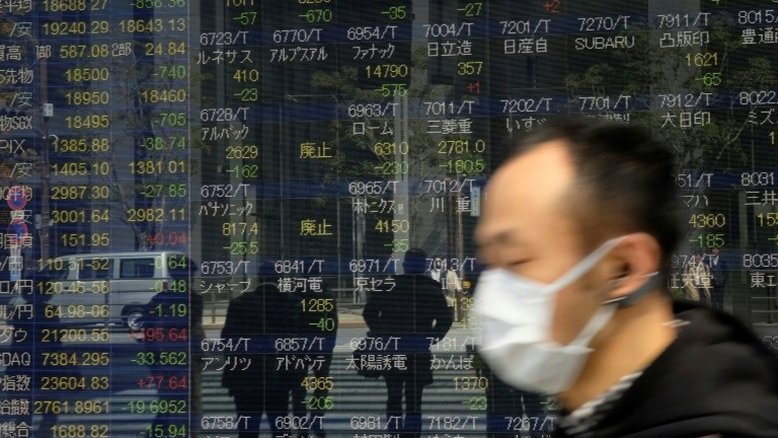 Wall Street fecha em alta após aprovação de pacote de ajuda nos EUA