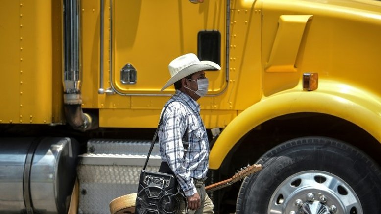 Cidade do México implementa uso obrigatório de máscaras por COVID-19