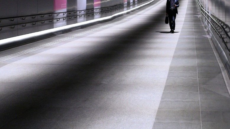 Japão adota orçamento anticrise de 240 bilhões de dólares