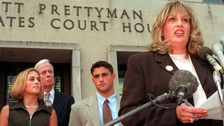 Morre Linda Tripp, peça-chave do escândalo Lewinsky nos EUA