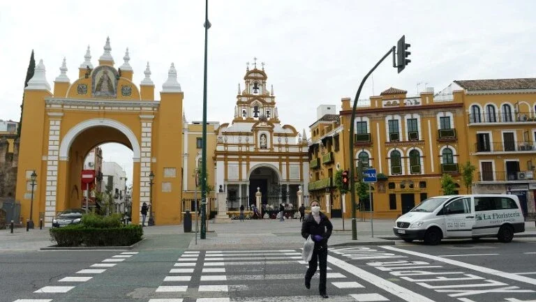 Tecnologia, música e humor para uma Semana Santa inédita na Espanha