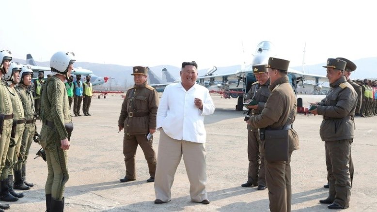Satélite localiza trem de Kim Jong Un em balneário norte-coreano