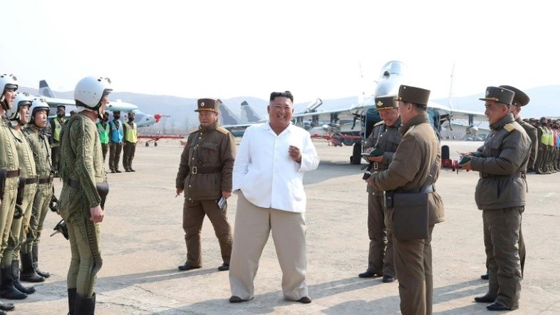 Satélite localiza trem de Kim Jong Un em balneário norte-coreano
