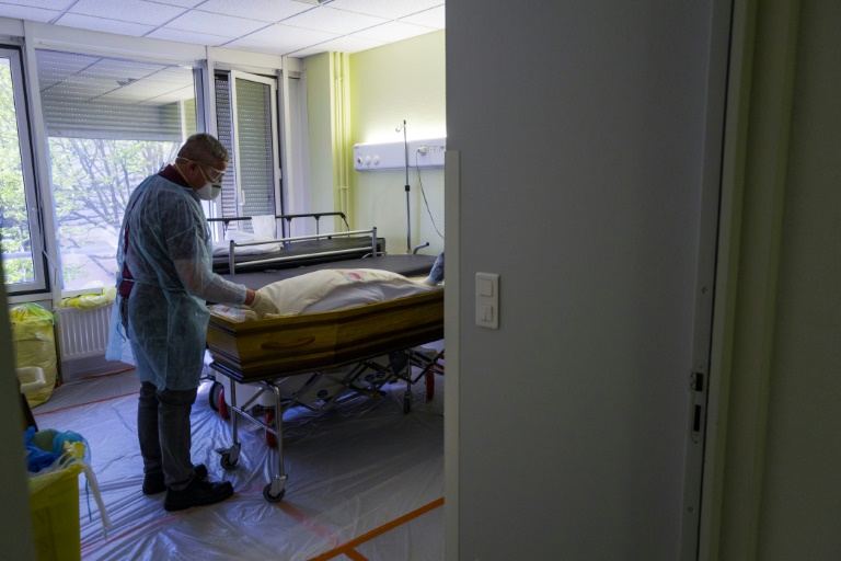 ONG Médicos Sem Fronteiras exige 'dignidade' aos mortos por coronavírus