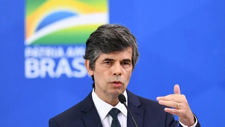 Lula diz que Teich parece nunca ter "entrado em uma UBS"; ministro responde