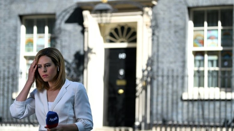 Britânicos na expectativa do retorno de Johnson para saber sobre plano para epidemia