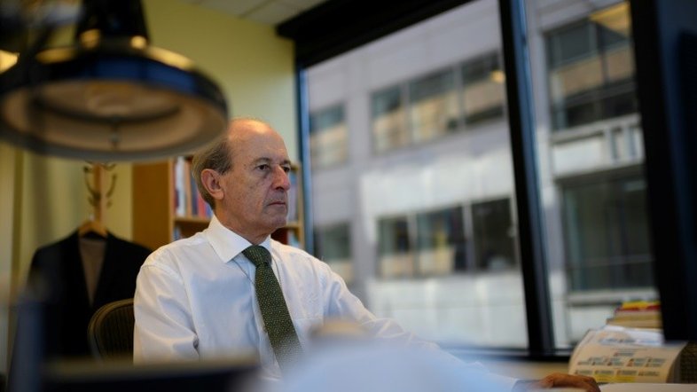 "Governos vão acabar socializando" perdas, se a crise se agravar, diz economista do BM