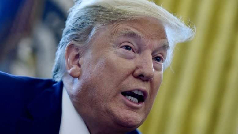Trump diz que estava sendo 'sarcástico' sobre injeção de desinfetante