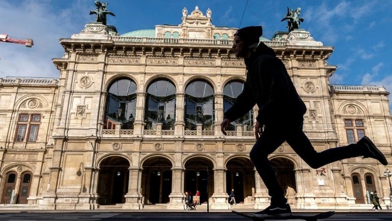 Viena recupera parcialmente a rotina com reabertura do comércio