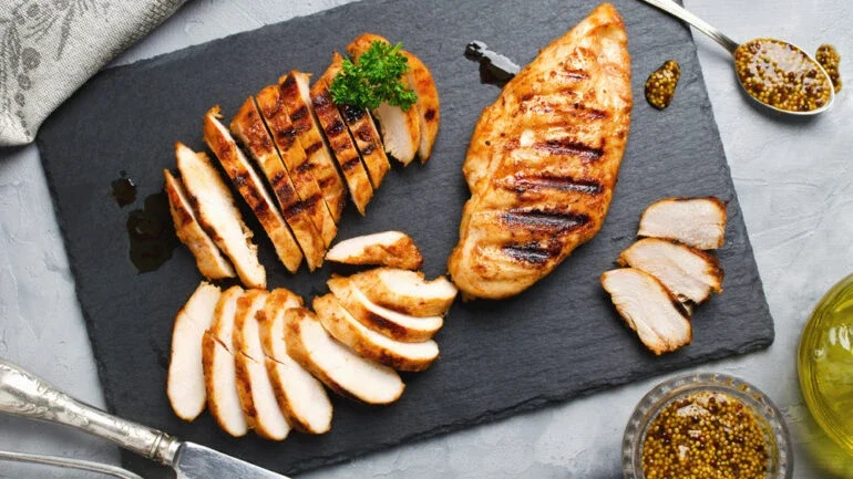 Afinal, quantas calorias tem um peito de frango?