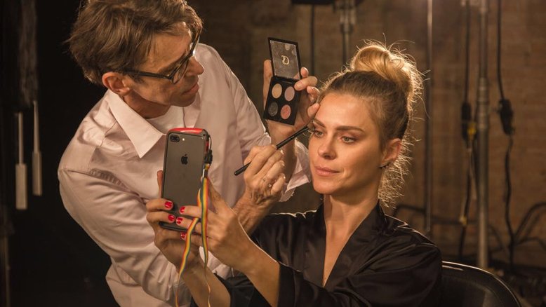 Carolina Dieckmann revela segredo para manter a barriga sequinha