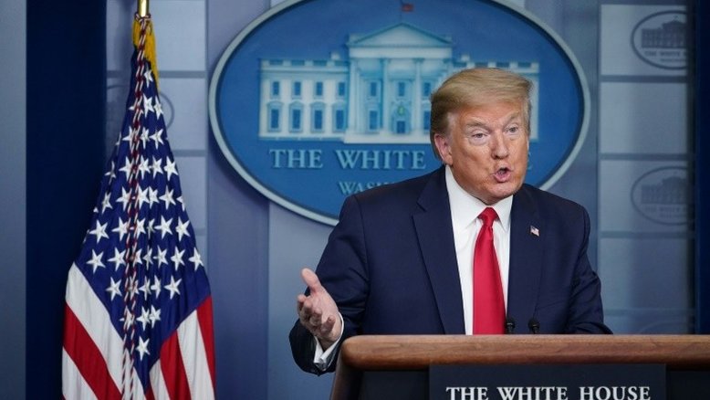 Trump sugere uso de injeção de desinfetante contra Covid-19