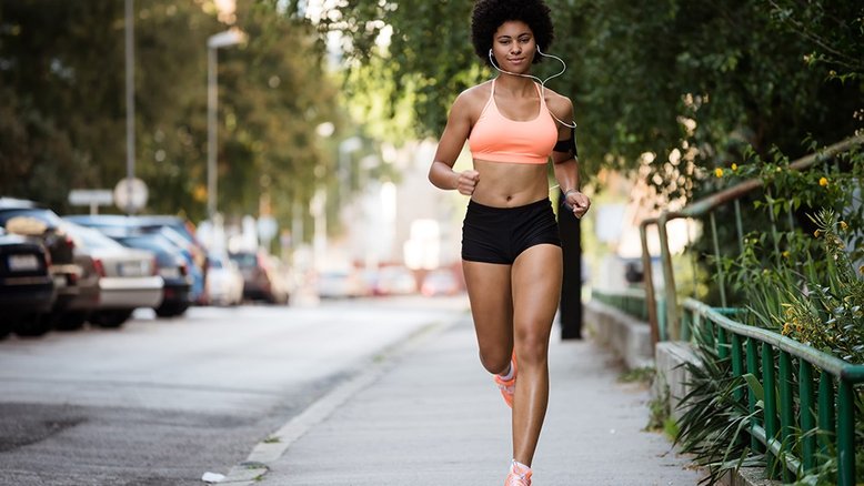 Por que eu fico com dor de barriga durante a corrida?