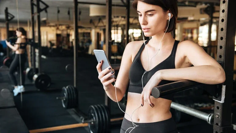 Como funciona o trabalho de um personal trainer online?