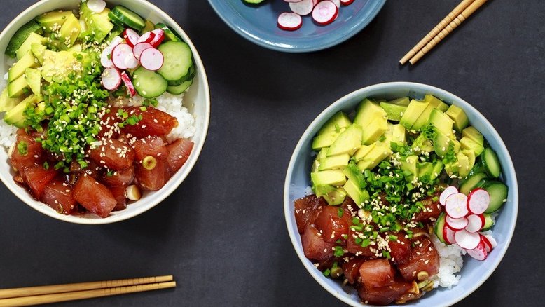 Poke havaiano: receita para refrescar o seu verão