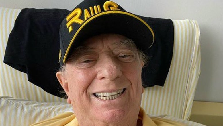 Raul Gil agradece carinho após sofrer acidente: "Não pensei que eu era tão querido"